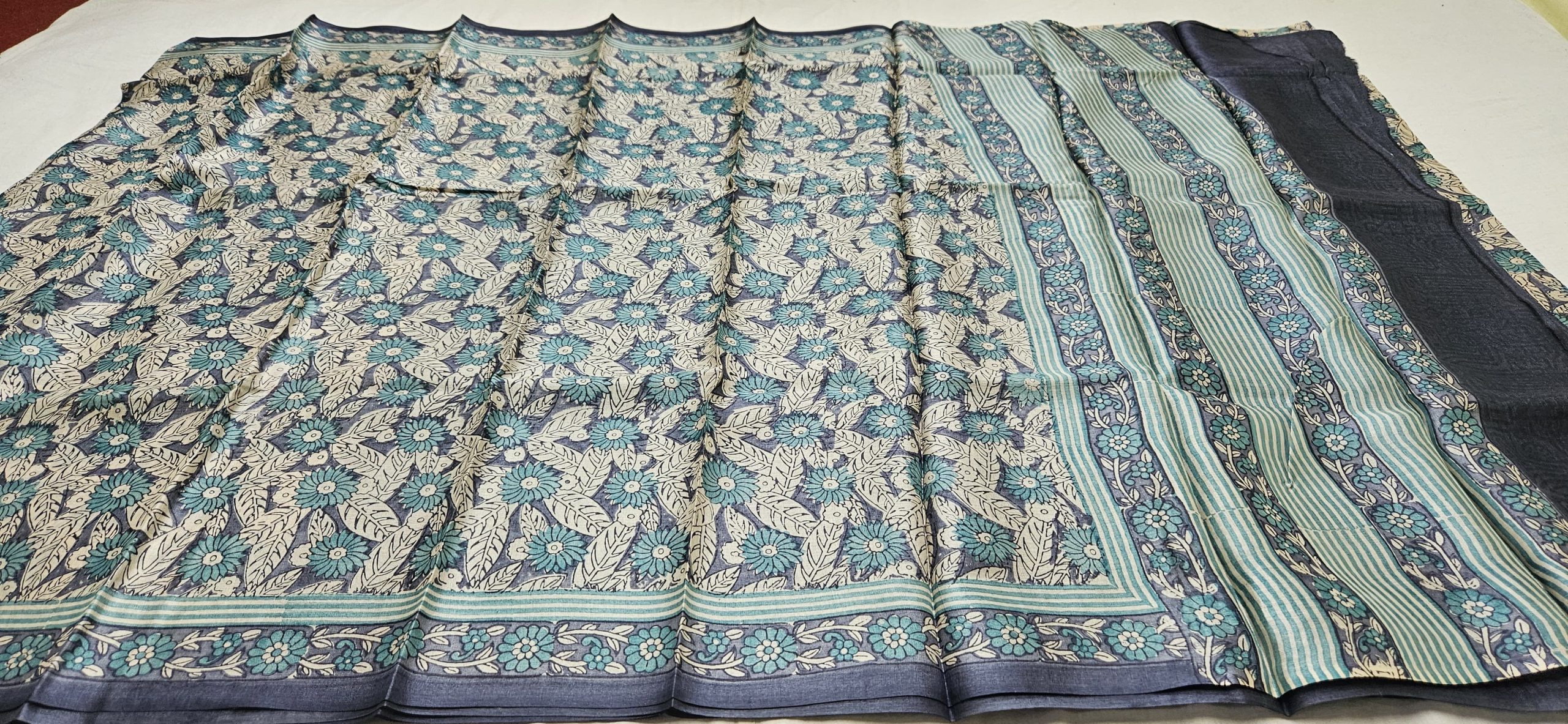 TASSAR BORDERLESS PRINTED SILK SAREE BLOCK PATTERN - Image 2
